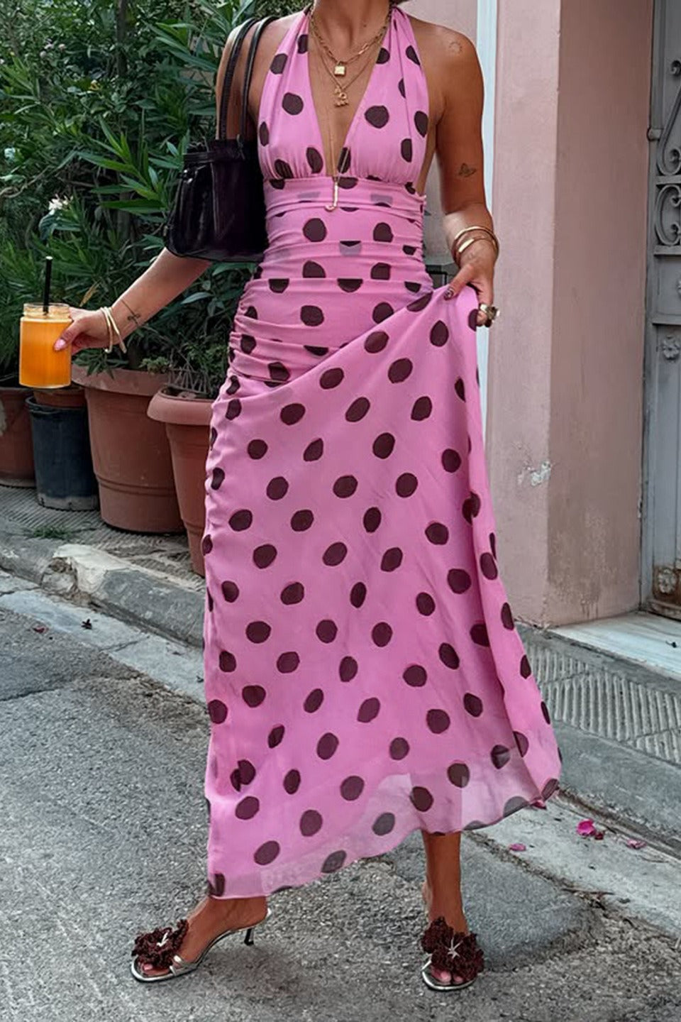 Figurbetontes Maxikleid mit Neckholder, V-Ausschnitt und Punktemuster
