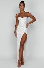 Despina – Satin-Maxikleid mit Beinschlitz und Korsett-Schnürung