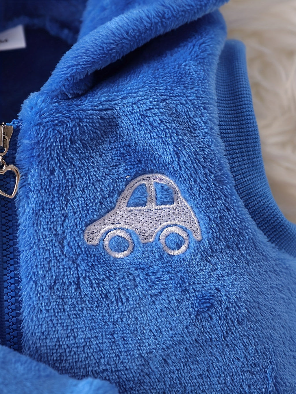 Zoomer Baby Set: Niedliche Auto-Stickerei für die kühleren Tage