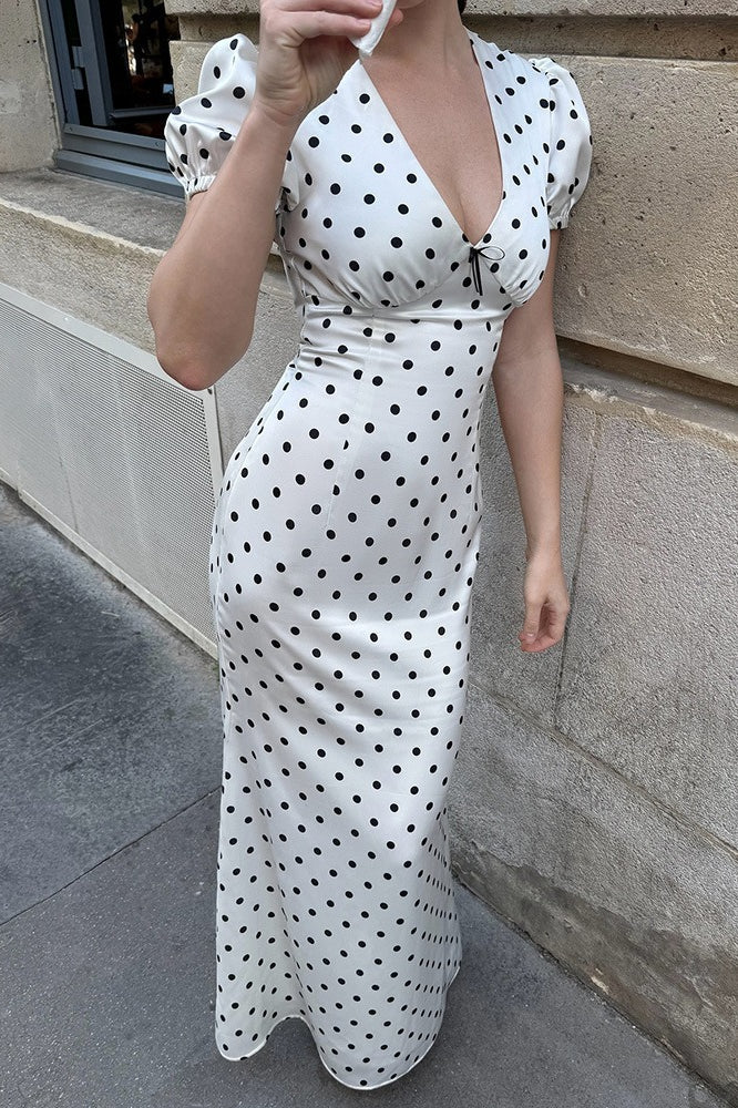 Figurbetontes Maxikleid mit V-Ausschnitt, Puffärmeln und Bindedetail