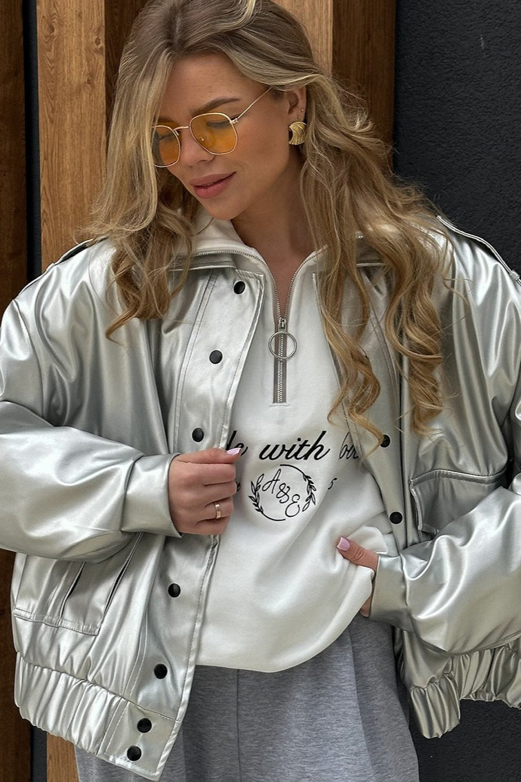 Locker geschnittene Jacke mit langen Ärmeln und Leder