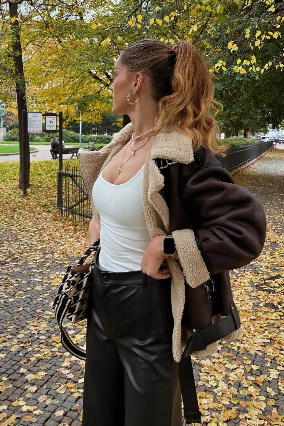 Jacke mit Reißverschluss in Braun