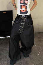 Jeans mit weitem Bein und Knopfdetails