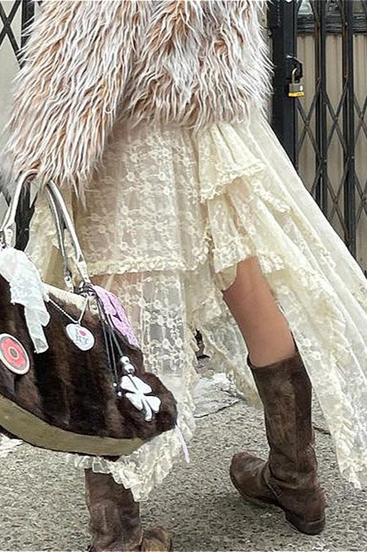 Asymmetrischer Maxirock mit Spitze in Beige