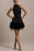 Figurbetontes Kleid mit Pailletten in Weiß