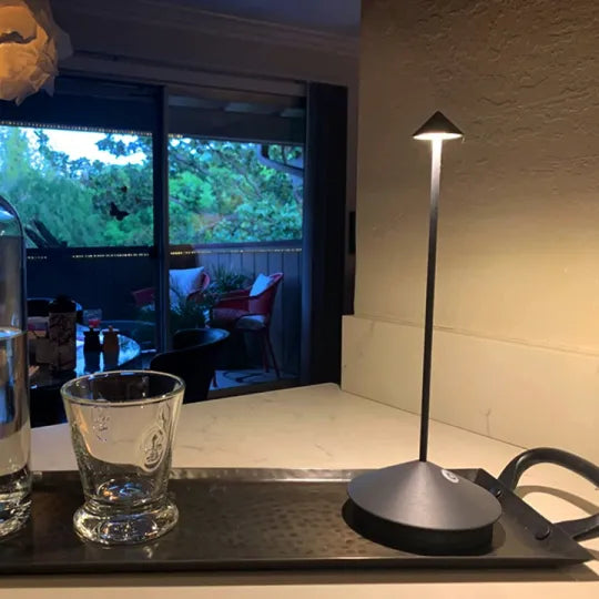 Intelligente Drahtlose LED Tischlampe – Flexibel und Nachhaltig