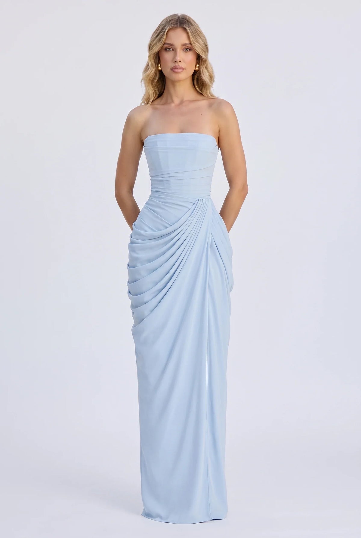 Splitted – Spitzen-Maxikleid mit Beinschlitz und Korsett-Schnürung