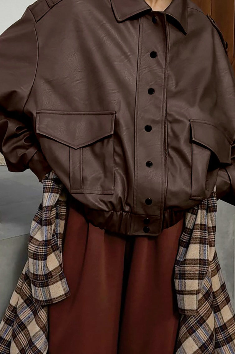 Locker geschnittene Jacke mit langen Ärmeln und Leder