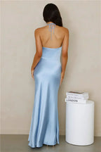 Spiced – Satin-Maxikleid mit V-Ausschnitt und Neckholder
