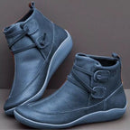 Stiefel in Lederoptik im Vintage-Look mit flachem Absatz