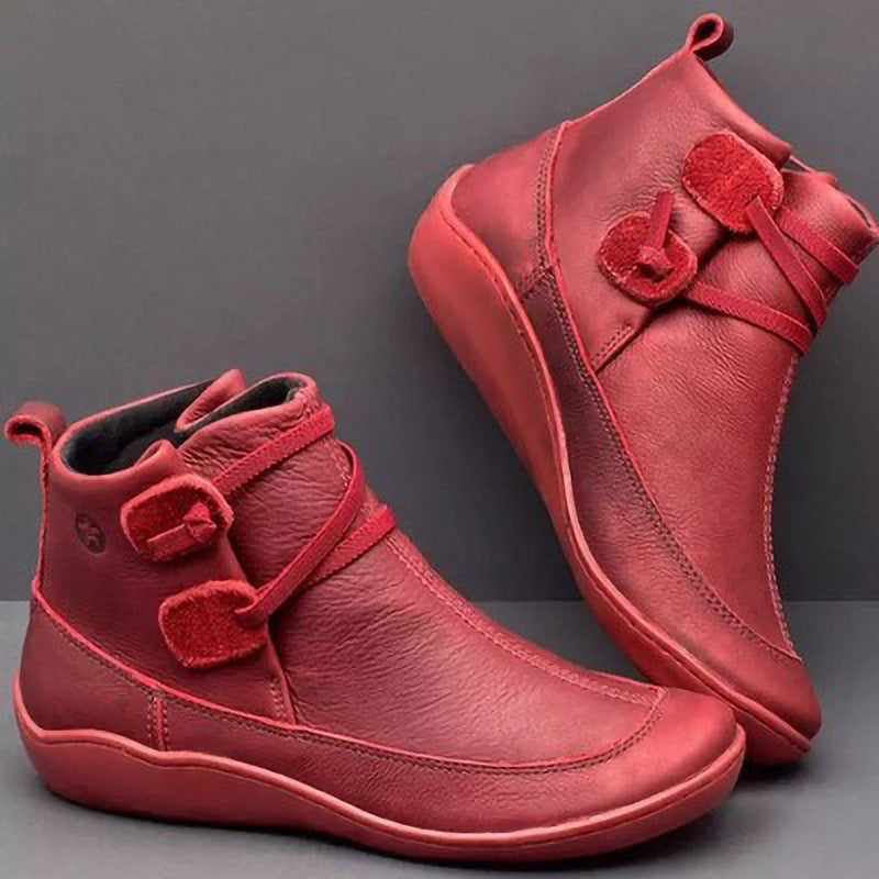 Stiefel in Lederoptik im Vintage-Look mit flachem Absatz