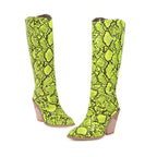 Wadenhohe Stiefel in Lackoptik mit Keilabsatz