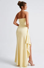 Zafira – Schulterfreies Maxikleid mit Beinschlitz und Falten