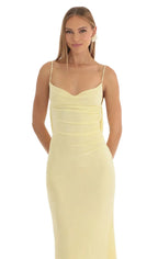 Spitzen-Maxikleid mit offenem Rücken und Pailletten