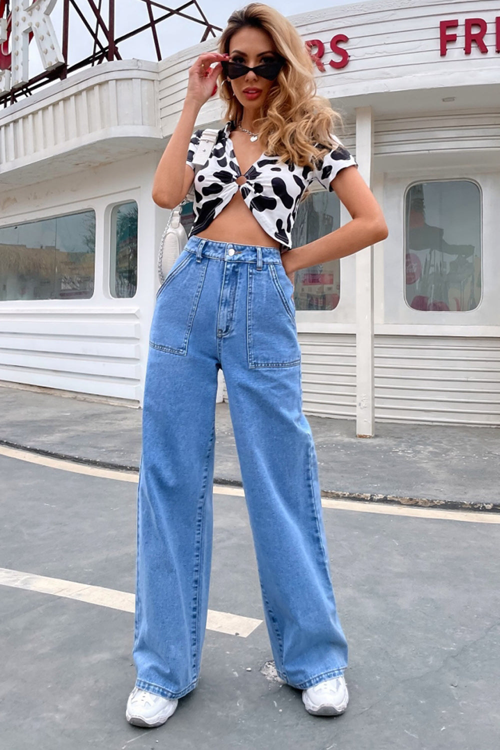 High-Waist Straight-Leg-Jeans mit aufgesetzten Taschen