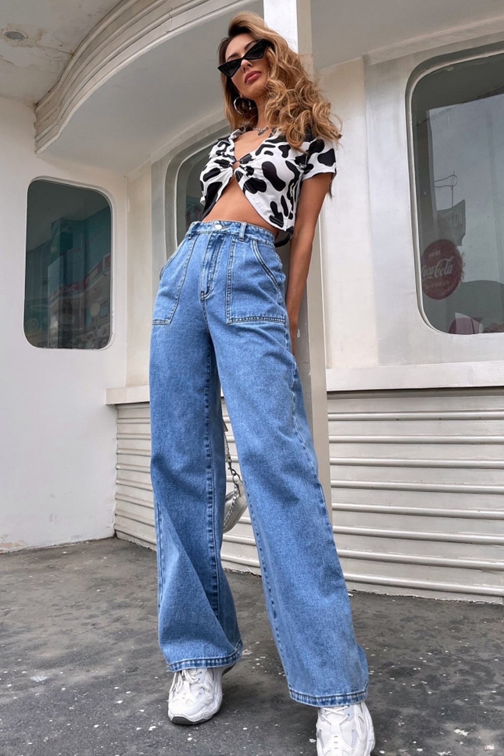 High-Waist Straight-Leg-Jeans mit aufgesetzten Taschen