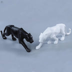 Schwarz-Weiße Panther Skulpturen – Modernes Kunst-Duo für dein Interieur