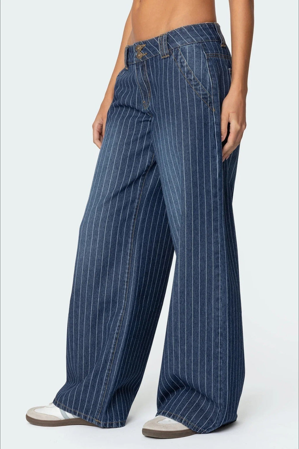 Jeans mit weitem Bein, niedriger Taille und Streifenmuster