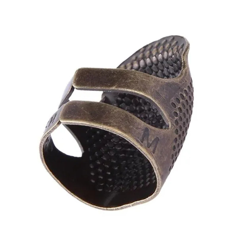 Vintage Metall Nadelfinger: Robuster Schutz beim Nähen