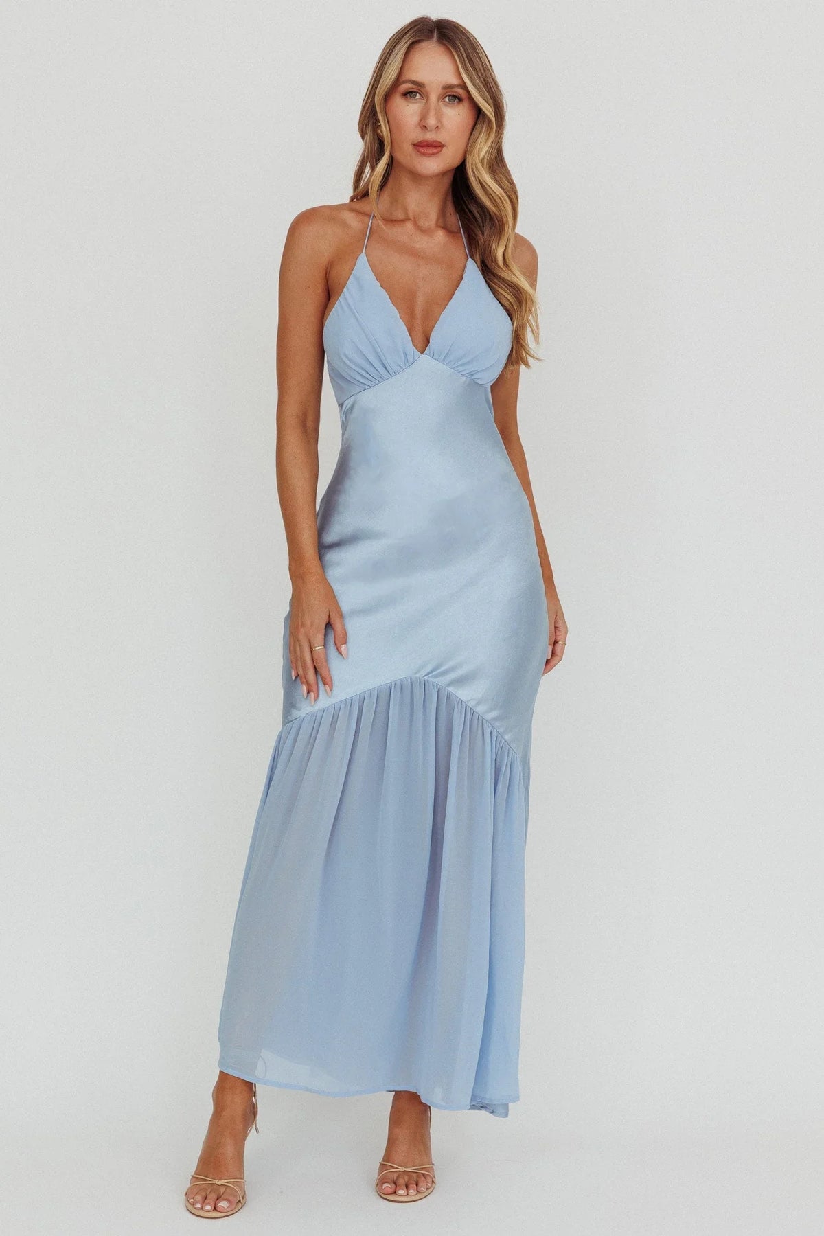 Aysah – Chiffon-Maxikleid mit Neckholder und Kristallen