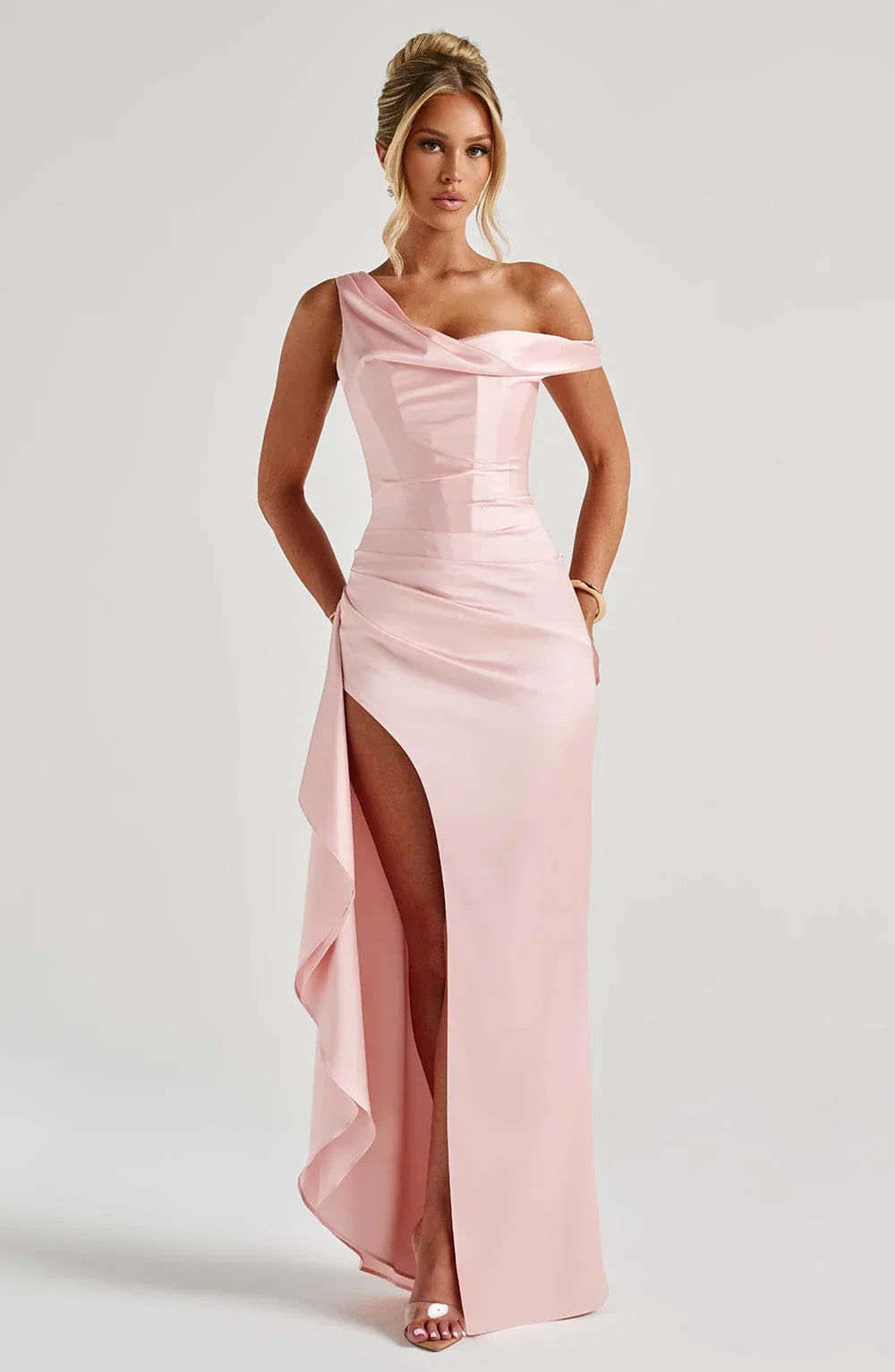 Damen Abendkleid mit asymmetrischem Ausschnitt und Beinschlitz