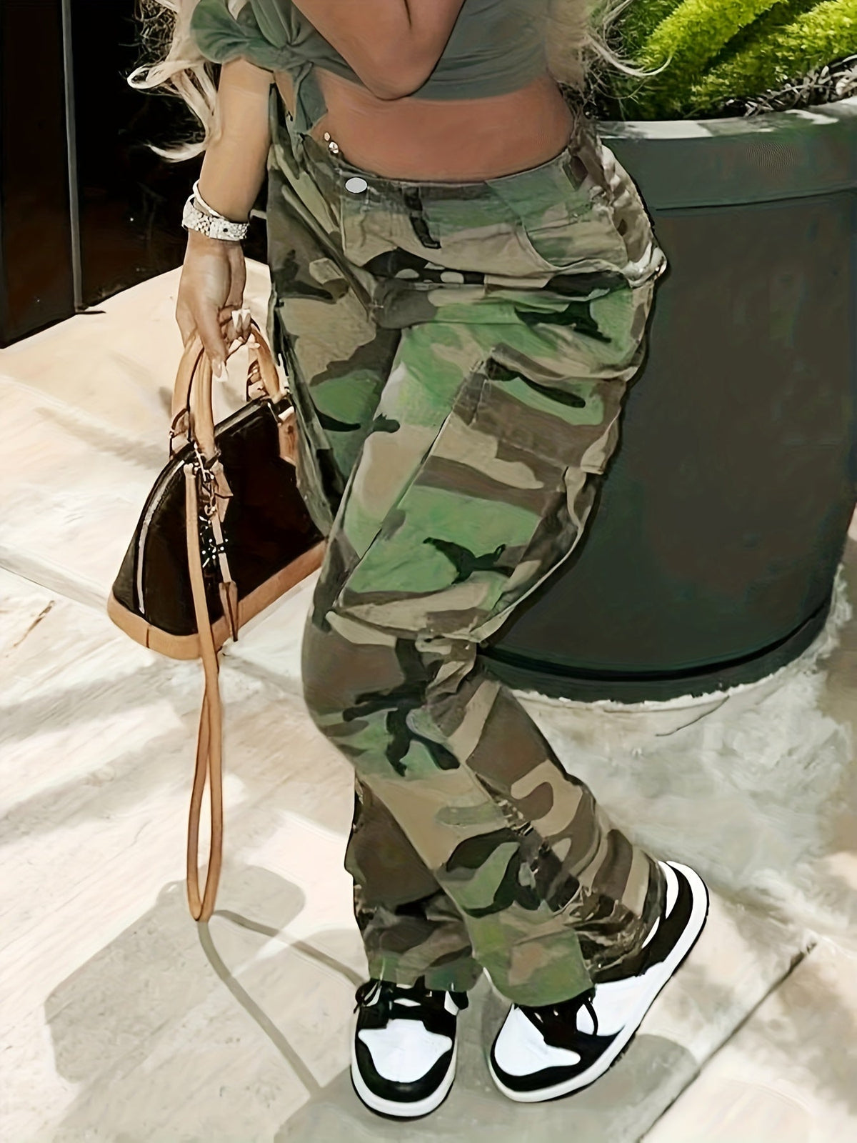 High-Waist Cargo-Jeans mit aufgesetzten Taschen