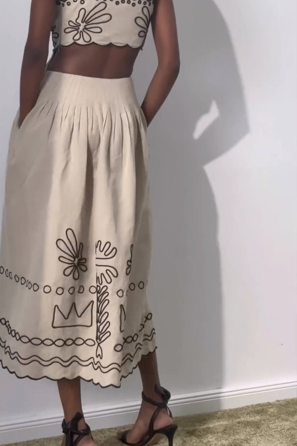 Maxikleid mit Druck in Beige