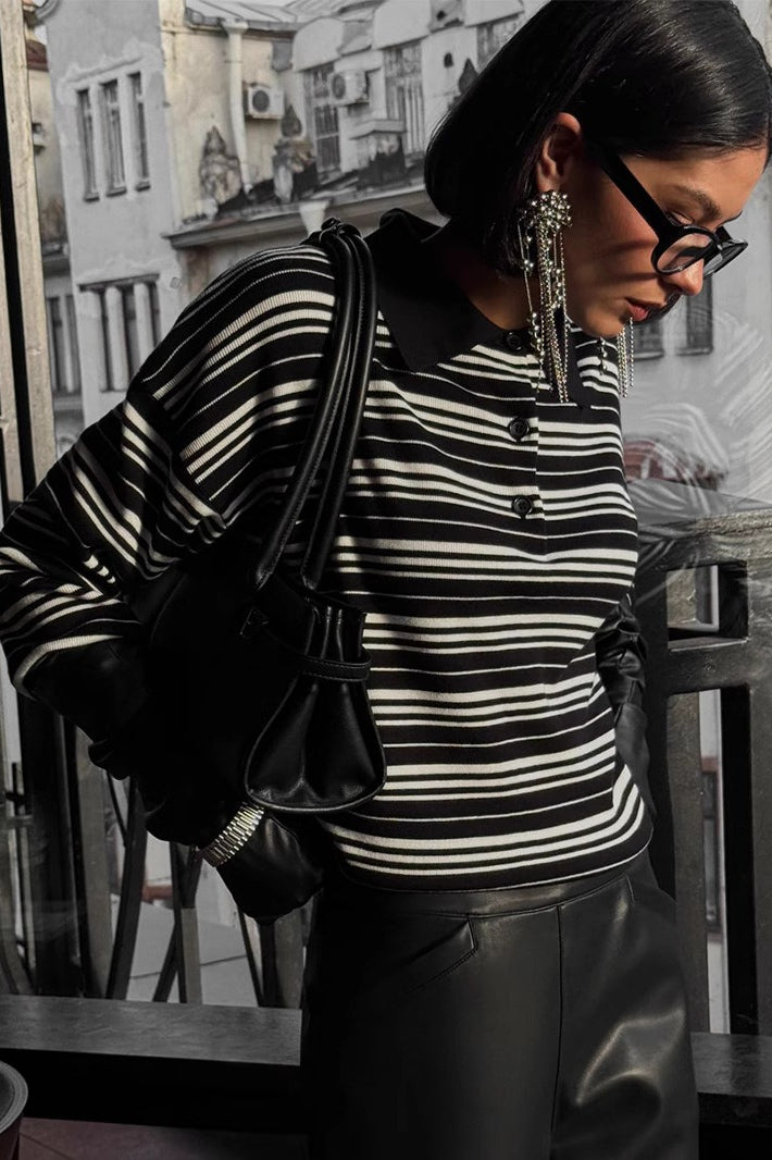 Pullover mit Streifenmuster und Strickstruktur
