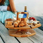 Eleganter Holztisch für Picknick und Wein – Funktional und Luxuriös