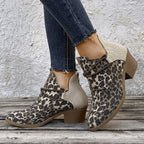 Stiefel im Leoparden-Print mit spitzer Zehenpartie