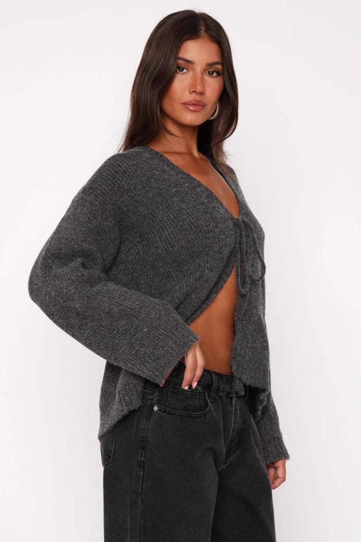 Strickjacke mit V-Ausschnitt, Bindedetail und Strickstruktur