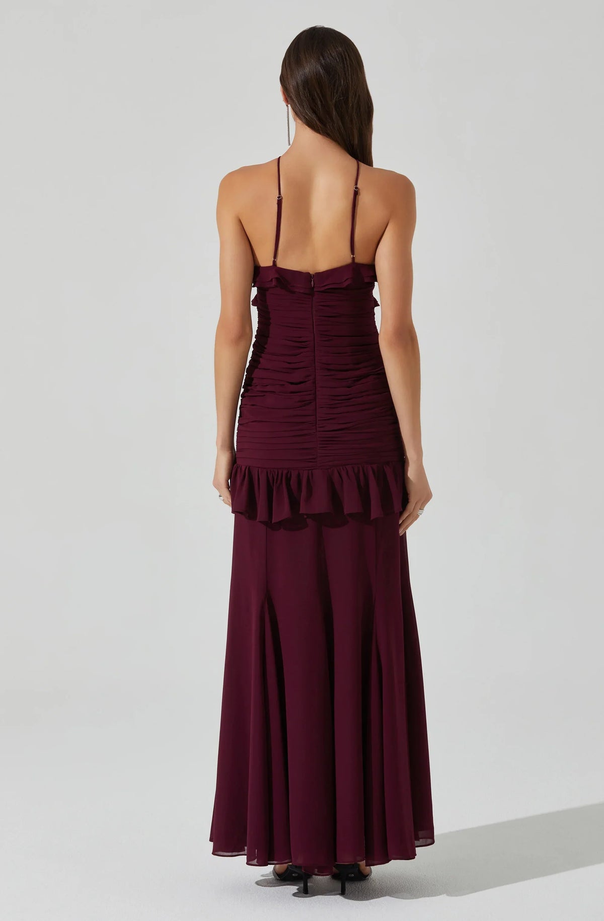 Sandora – Maxikleid mit Rüschen und Beinschlitz