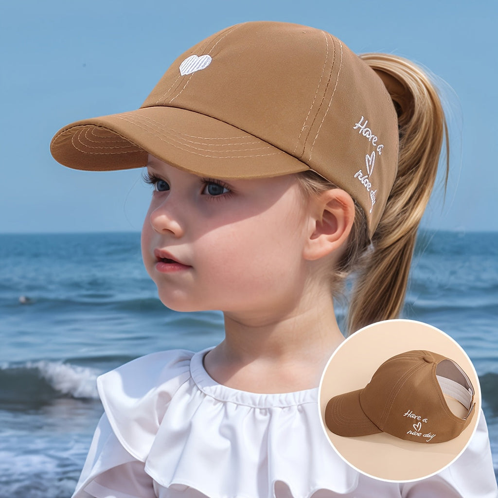 Verstellbare Baseballmütze für Kinder – Herzstickerei sowie atmungsaktiver Sitz