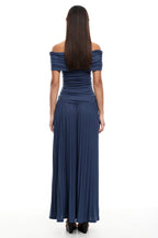 Schulterfreies Maxikleid mit Falten