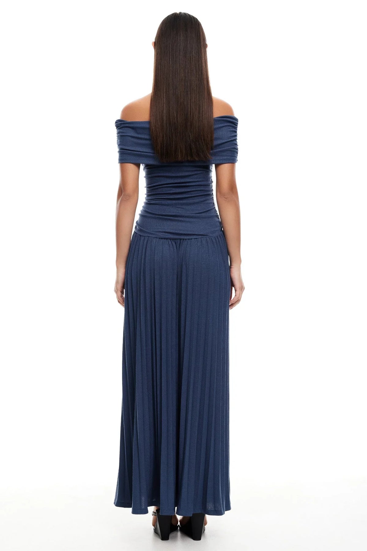 Schulterfreies Maxikleid mit Falten