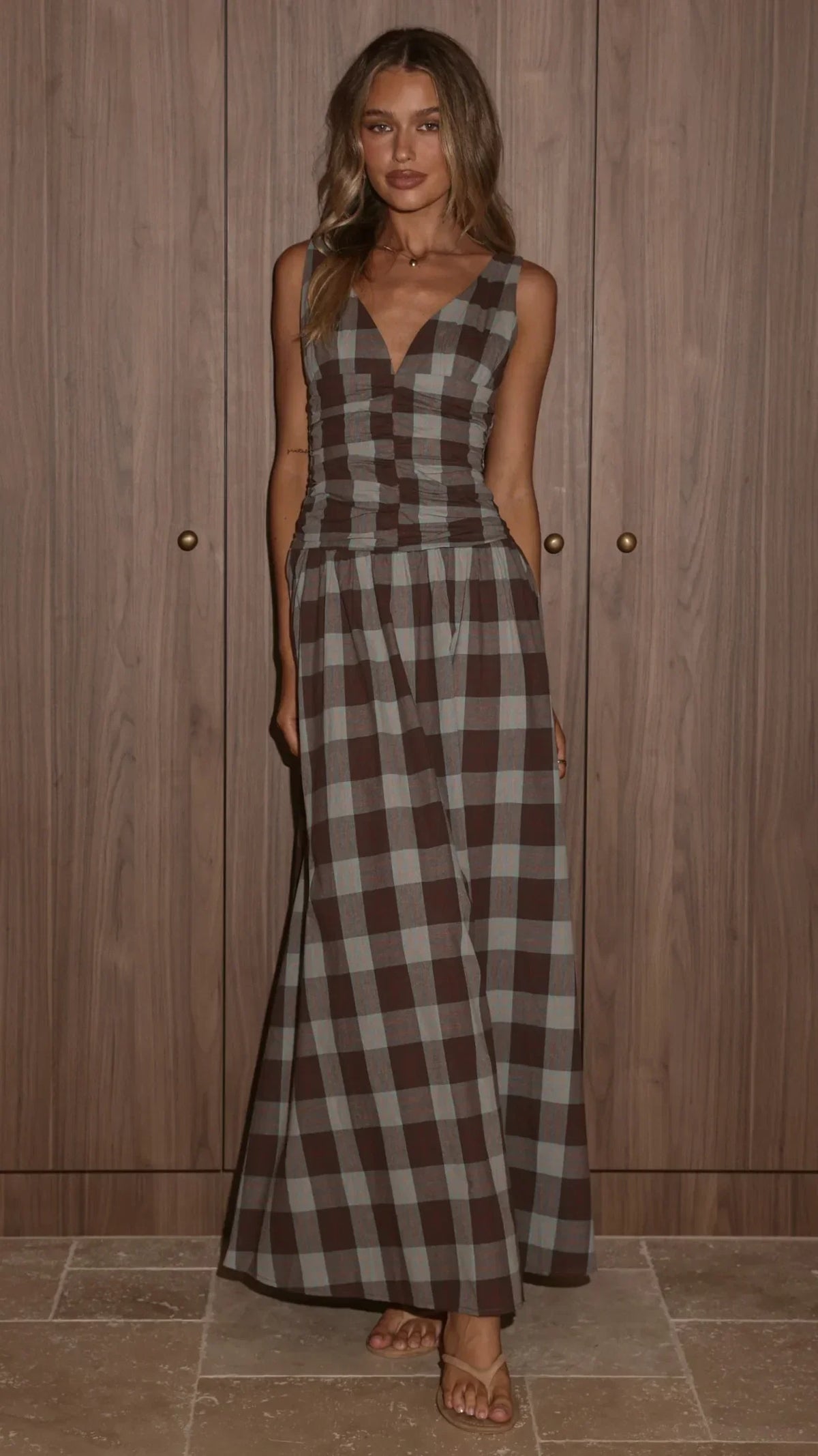 Damen Maxikleid mit Karomuster und V-Ausschnitt