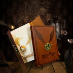 Magisches Hardcover Notizbuch mit Goldener Kugel – Ideal für Tagebücher und Notizen