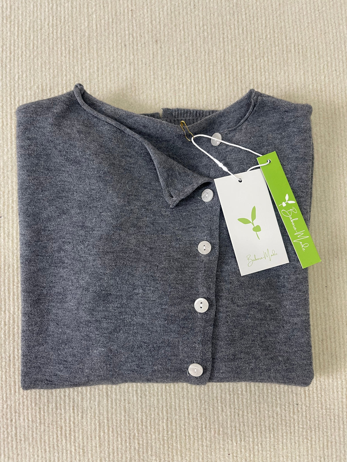 Einfacher Schlichter Pullover Mit Langen Ärmeln