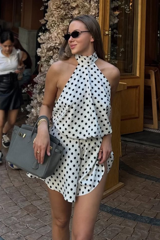 Rückenfreies Minikleid mit Neckholder, Bindedetail und Punktemuster in Weiß mit Rundhalsausschnitt