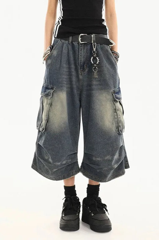 Jeans mit kurzem Schnitt in Blau