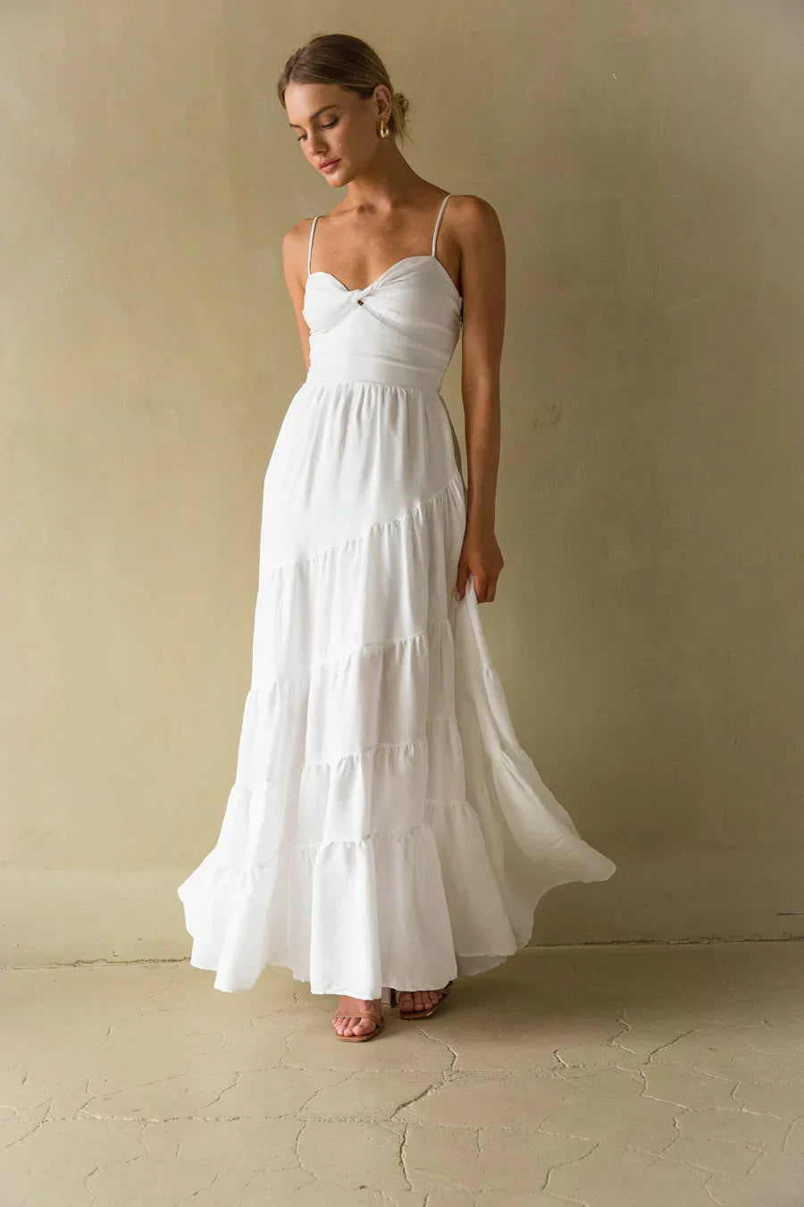 Donna – Maxikleid mit Volants und Smok-Einsatz