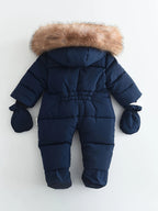 Frosty Baby Strampler – Luxus Winteroverall inklusive Kapuze für die kälteren Monate