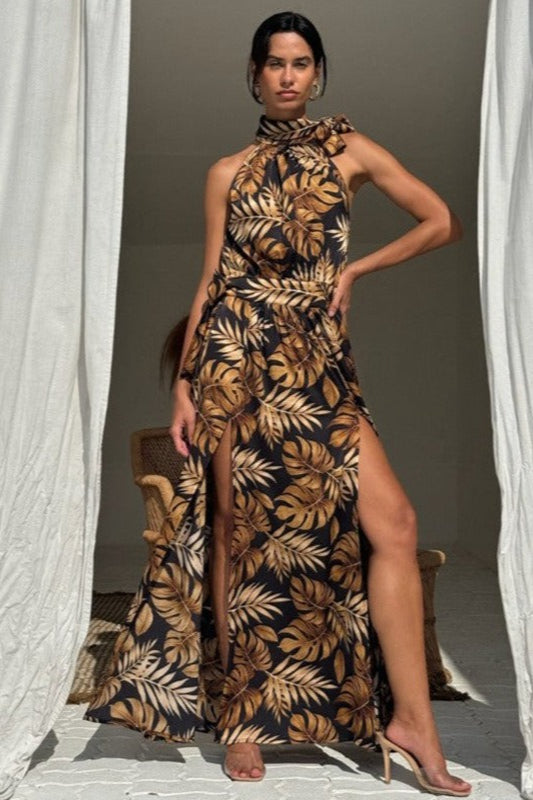 Maxikleid mit Schlitz und Blumenmuster in Schwarz
