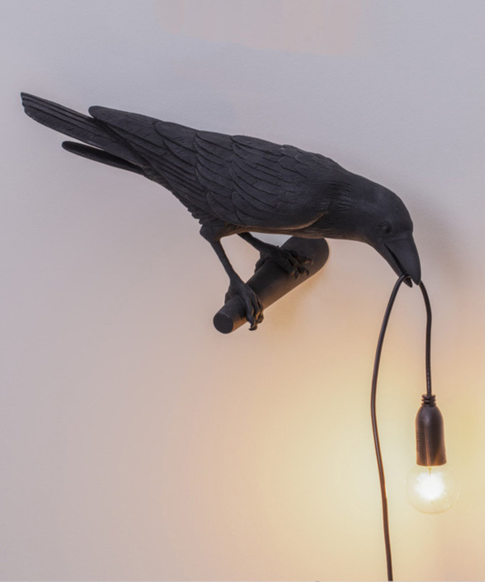 Deko-Krähenlampe: Einzigartige Tischleuchte im Vogel-Design