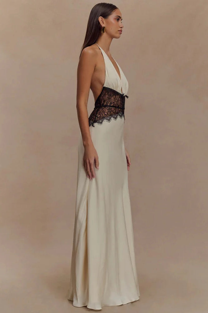 Rückenfreies Kleid mit Neckholder, Patchwork und Spitze