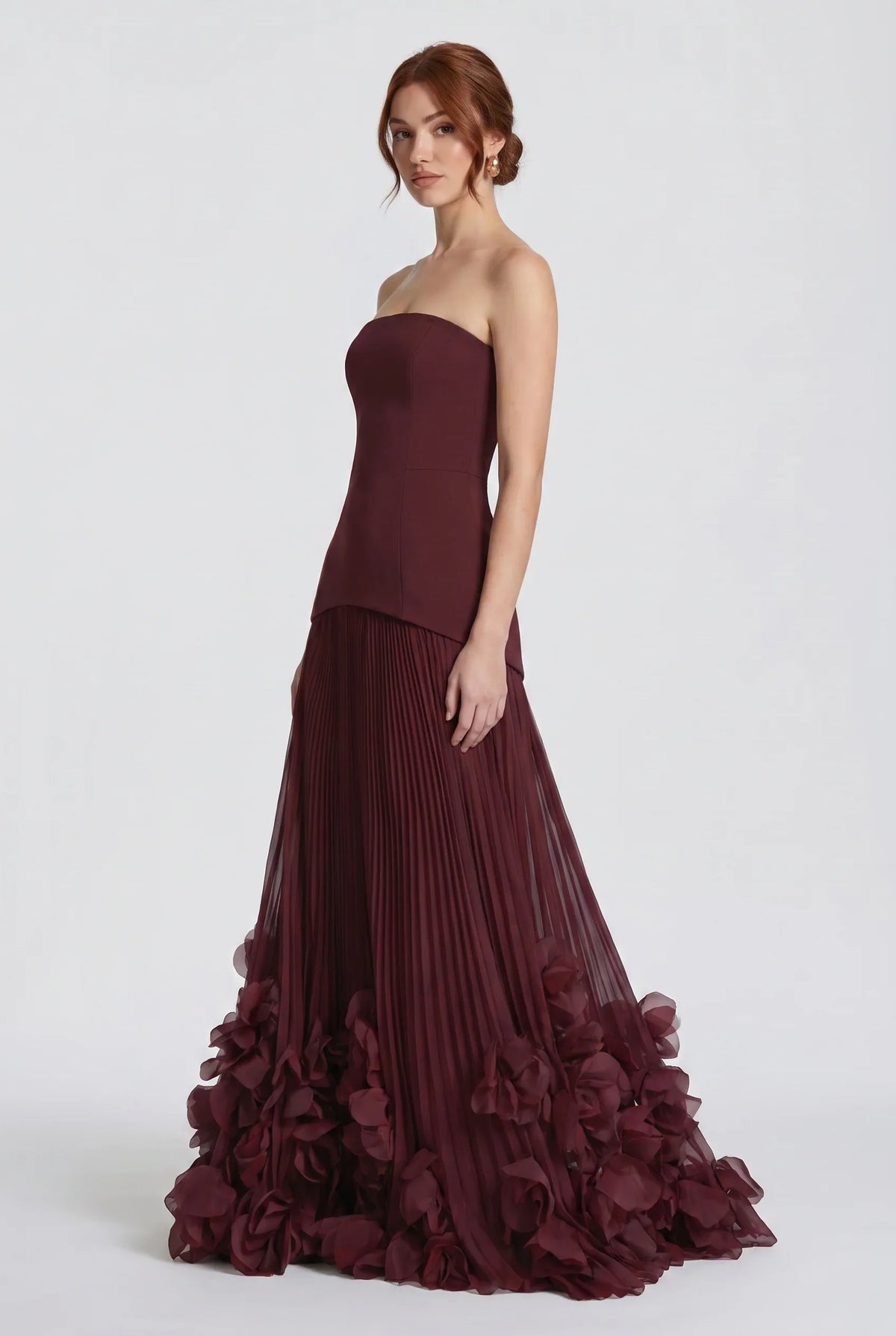 Spitzen-Maxikleid mit Falten und Korsett-Schnürung