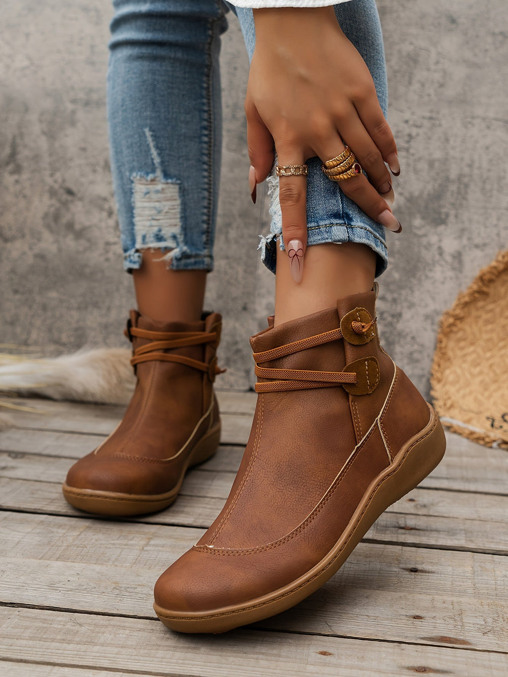 Stiefel in Lederoptik im Vintage-Look mit flachem Absatz