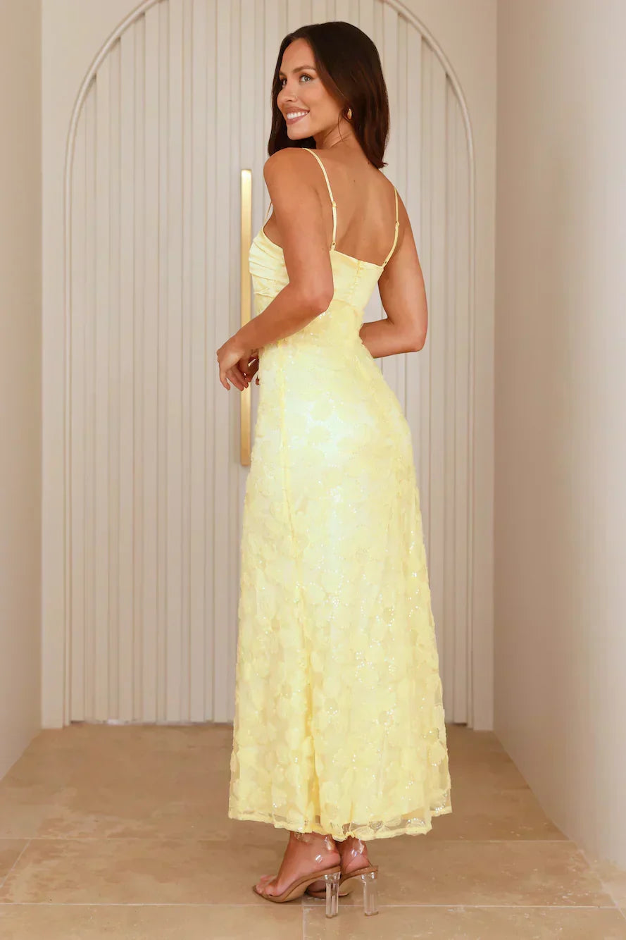 Satin-Maxikleid mit Pailletten und Mesh-Akzenten
