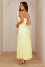 Satin-Maxikleid mit Pailletten und Mesh-Akzenten