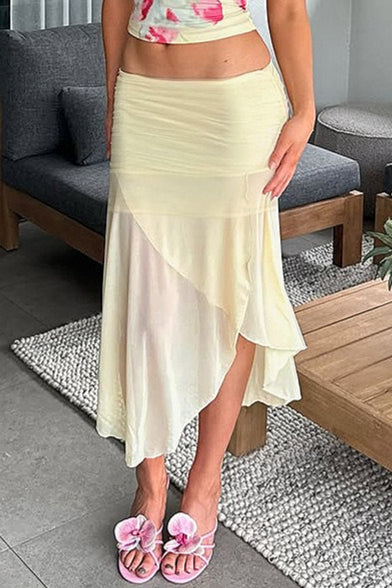 Rock mit Blumenmuster und Netzdetails